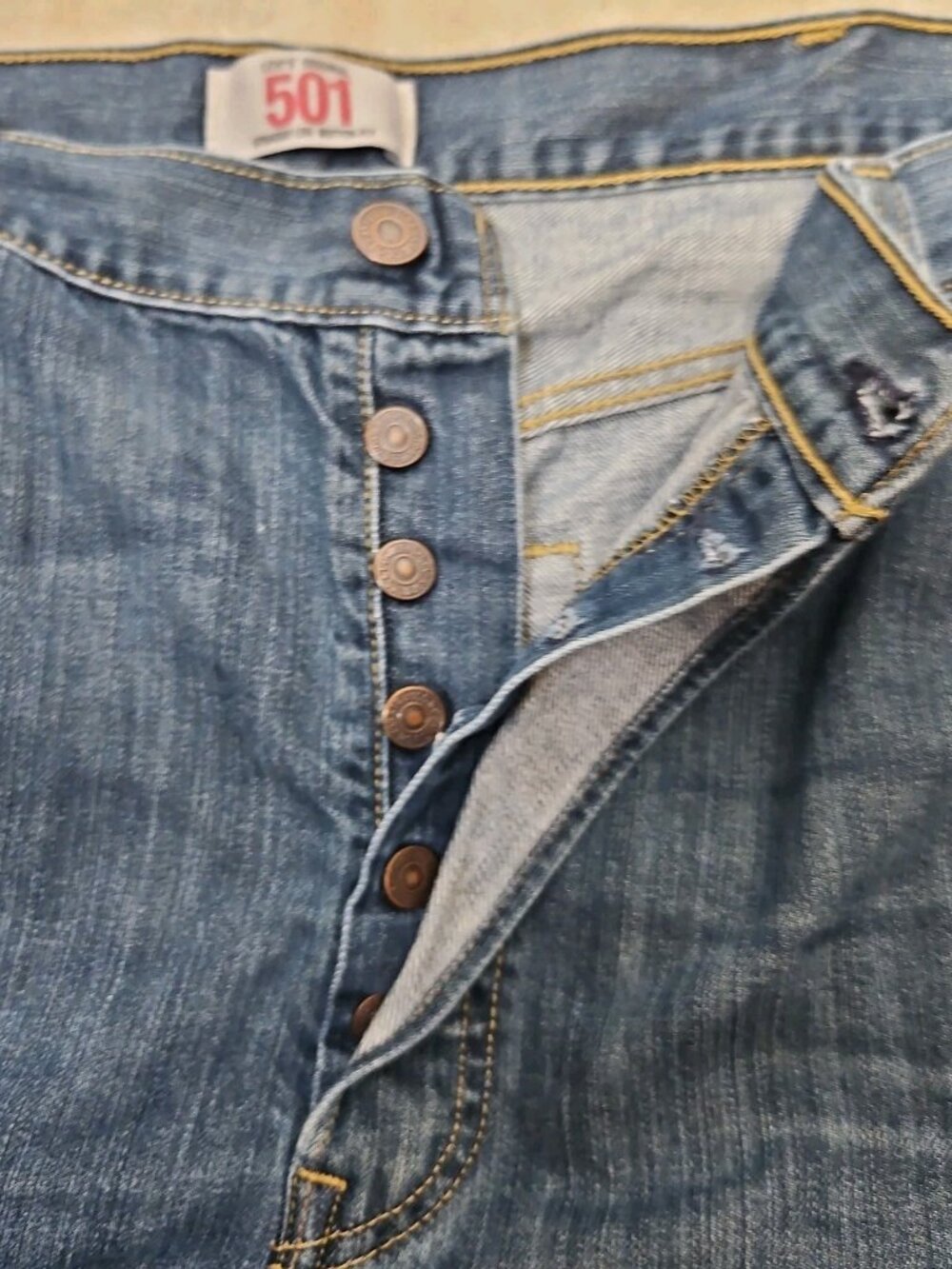 Levis 501 Jeans Mens 40 x 30 Blue Original Fit Straight Leg Button Fly Med Wash